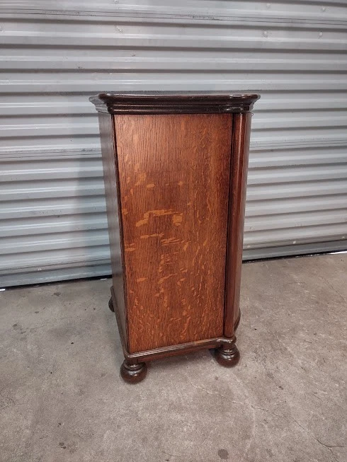 Herzog Cabinet Side View