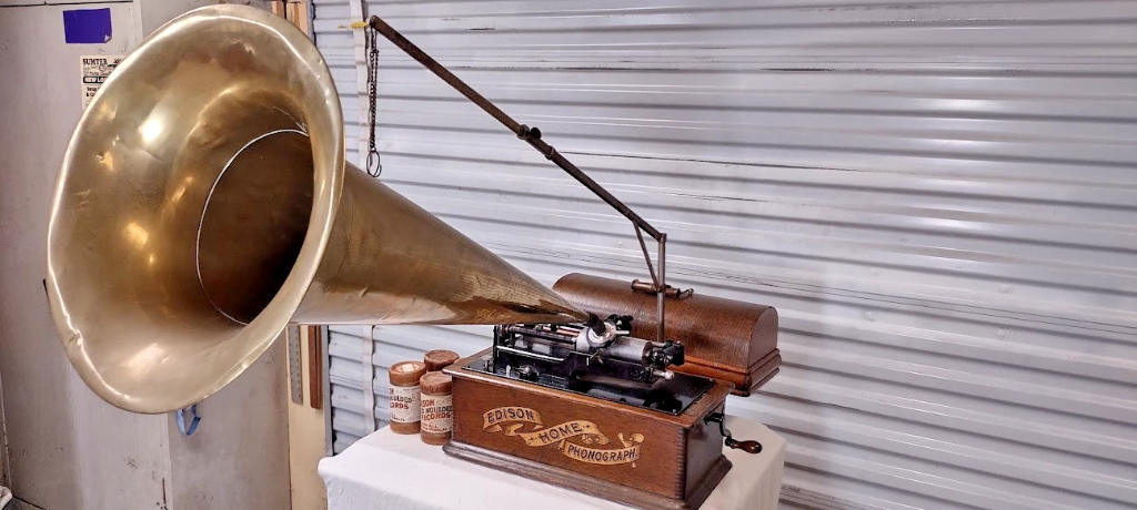 Edison Banner Home Phonograph with Brass Horn