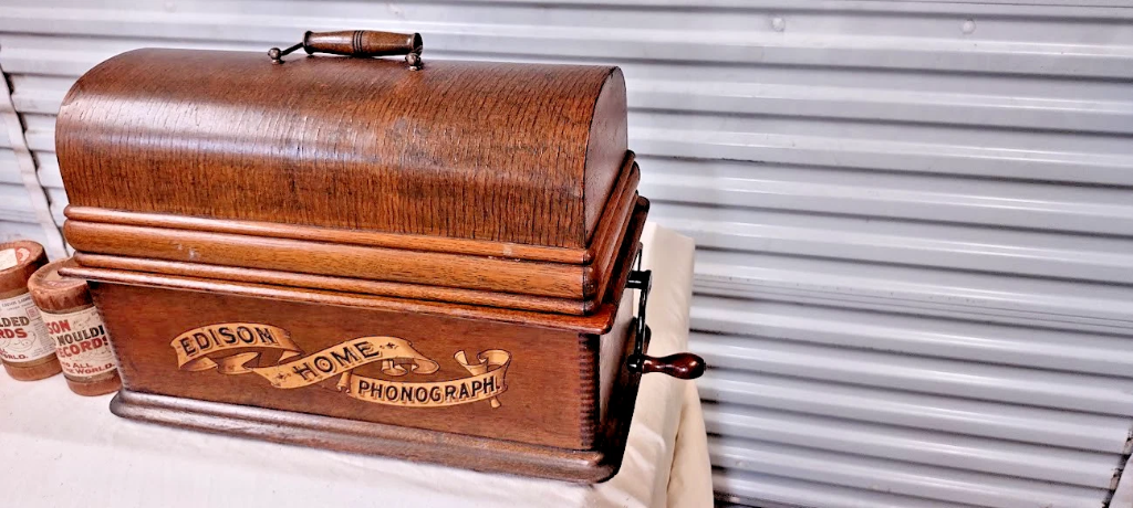 Edison Banner Home Phonograph Detail