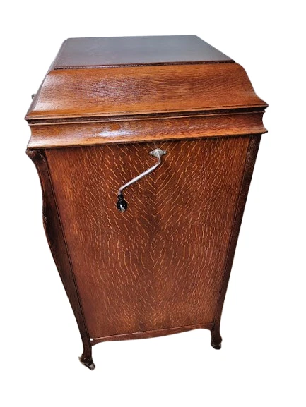 Victrola 14 in Oak - Rear Profile